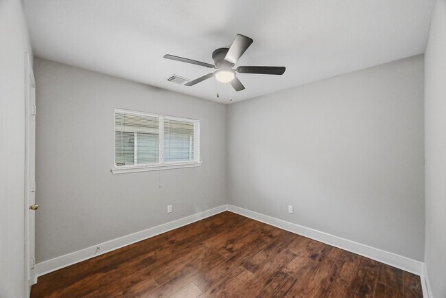 Photo - 20967 Young Meadows Way