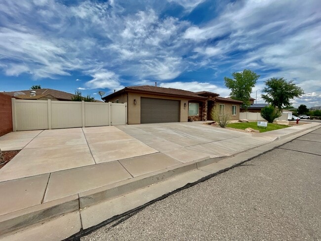 Photo - 83 N Lee Ln