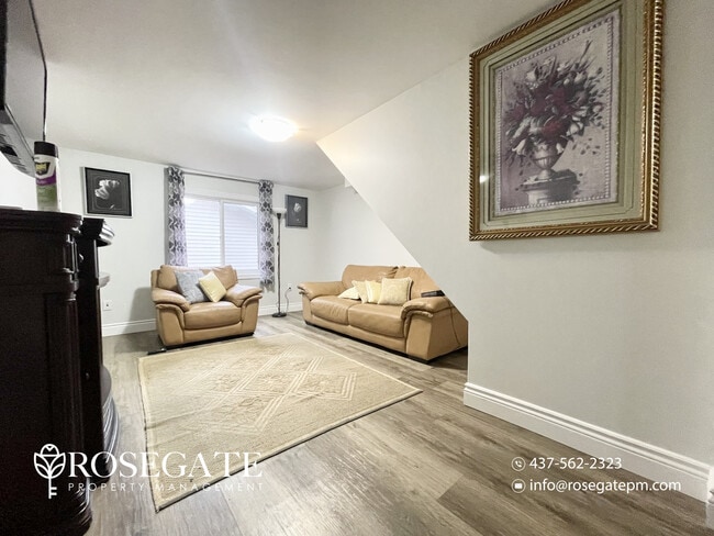 Photo - Pet-Friendly 2-Bedroom Main Level Apartment with Pool & Backyard Deck – Niagara Falls Unit 1