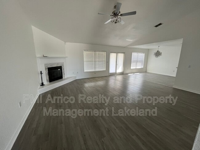 Photo - 2120 Farrington Dr