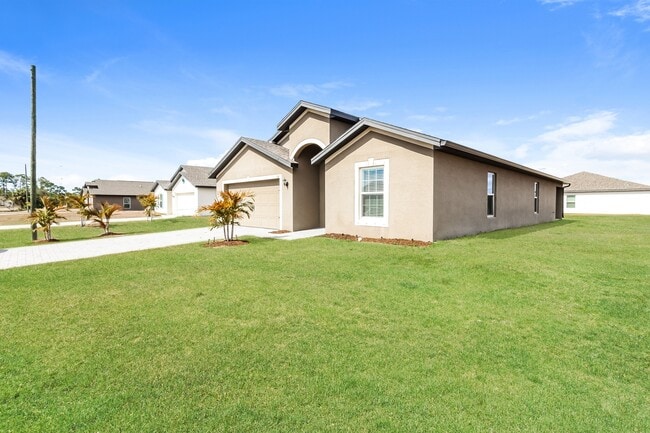 Photo - 885 Youngreen Dr