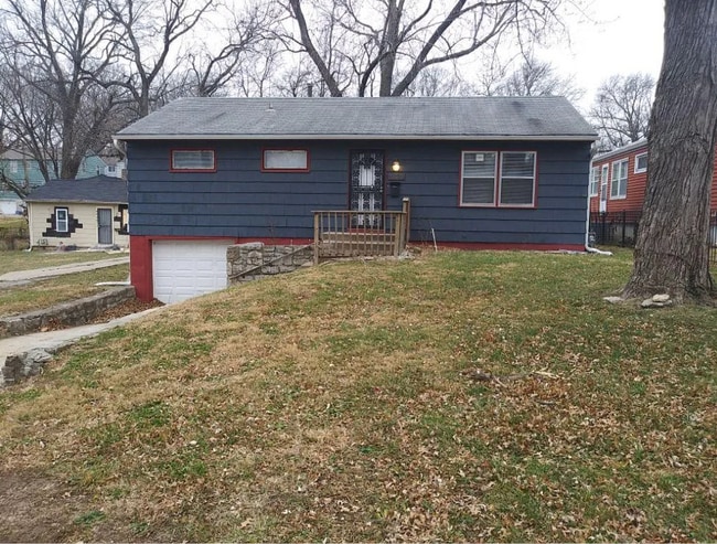 Beautiful 4 Bed, 2 Bath Home in Kansas City - Beautiful 4 Bed, 2 Bath Home in Kansas City