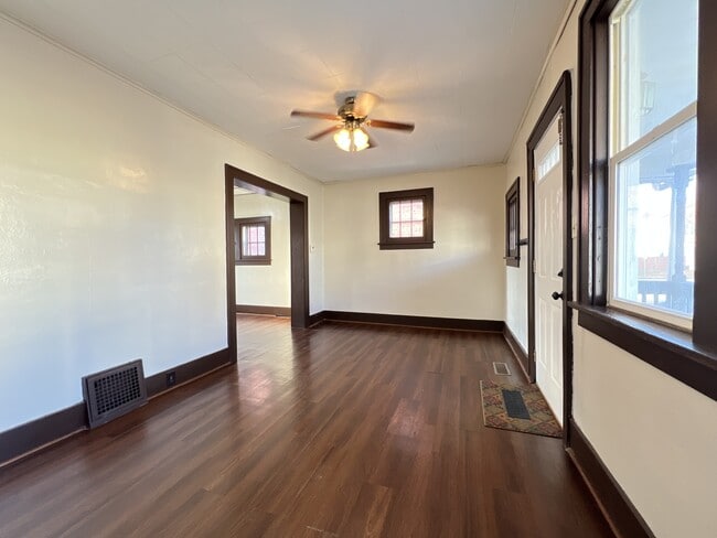 Photo - 320 E 26th St