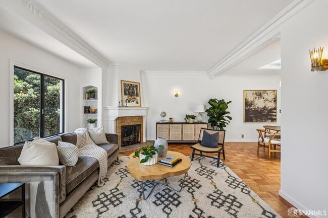 Photo - 845 44th Ave