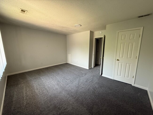 Photo - 315 Green Valley Dr Unidad Apt #65