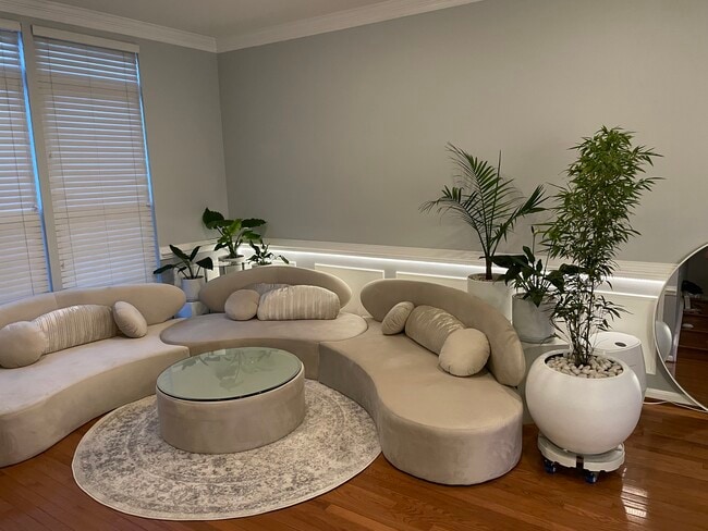 Building Photo - 5904 Jovet Way