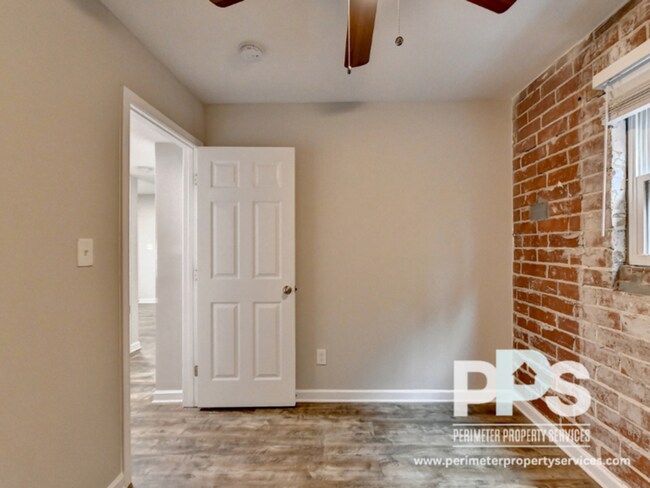 Photo - 221 Lampkin St