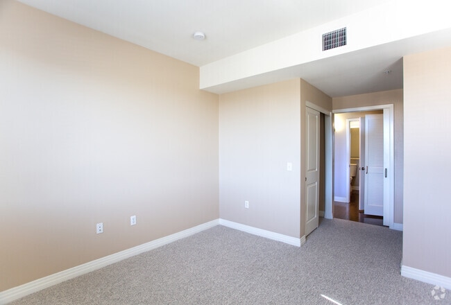 1BR, 1BA-659 SF