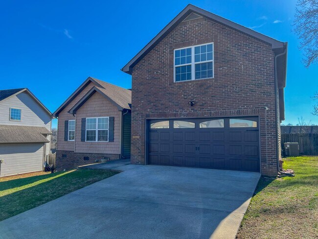 Photo - Gorgeous Single-Family--Fenced Backyard and Bonus Room!