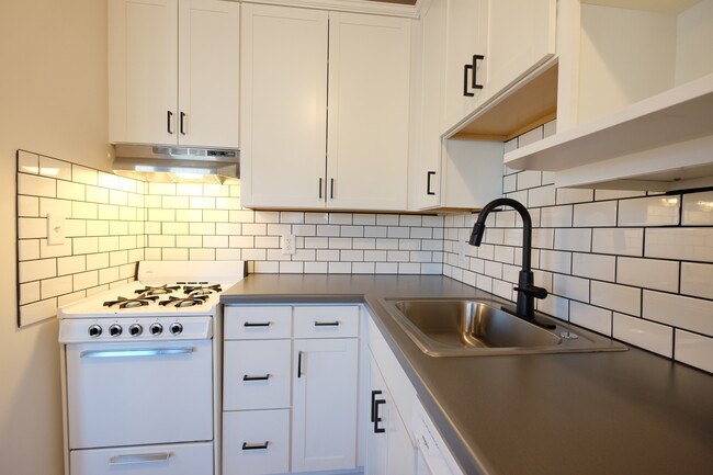 Building Photo - 451 Fairview Ave N Rental