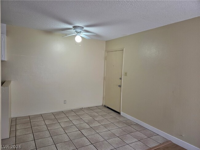 Photo - 489 North Cir