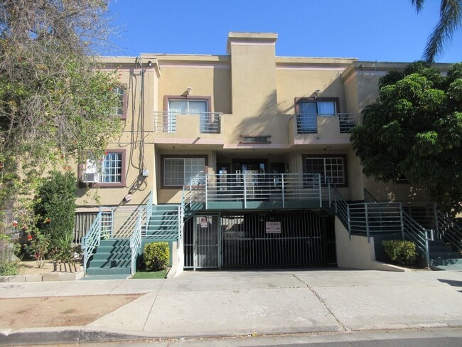 Building Photo - 2 bedroom Canoga Park condo on Eton Avenue...