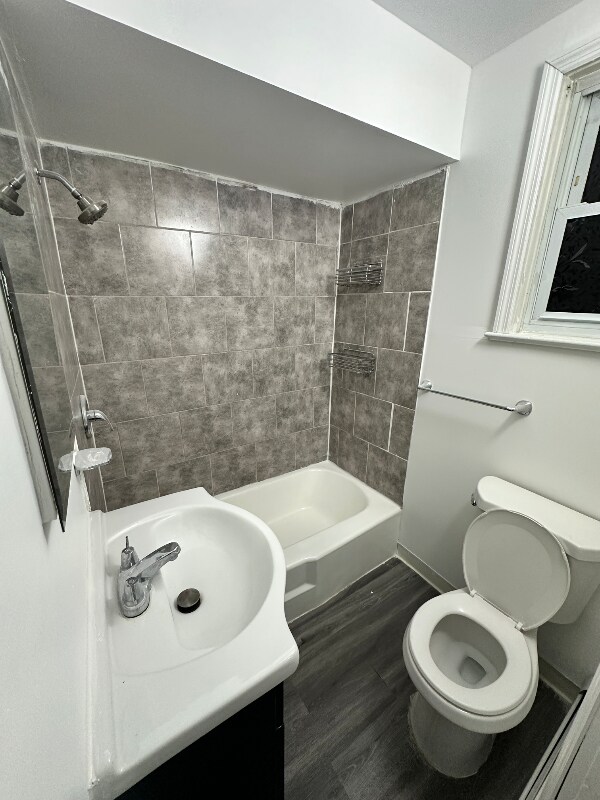 Photo - 225 Burgess Pl Unidad Apt