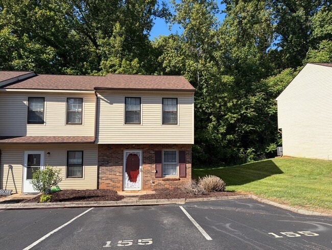 Building Photo - End Unit Townhome at Golden Pond off Timberlake Road