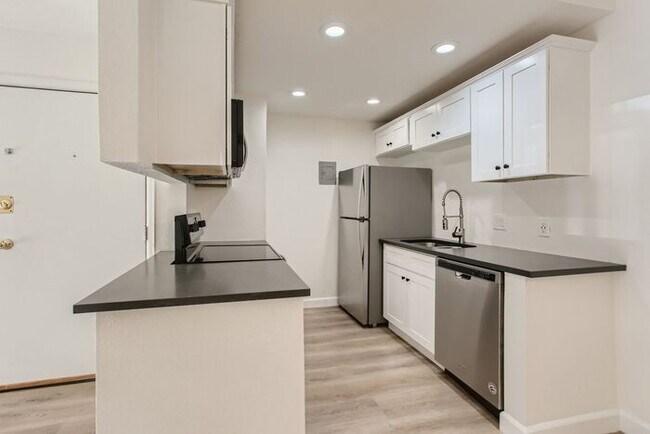 Updated 1BR in Prime DTC Location
