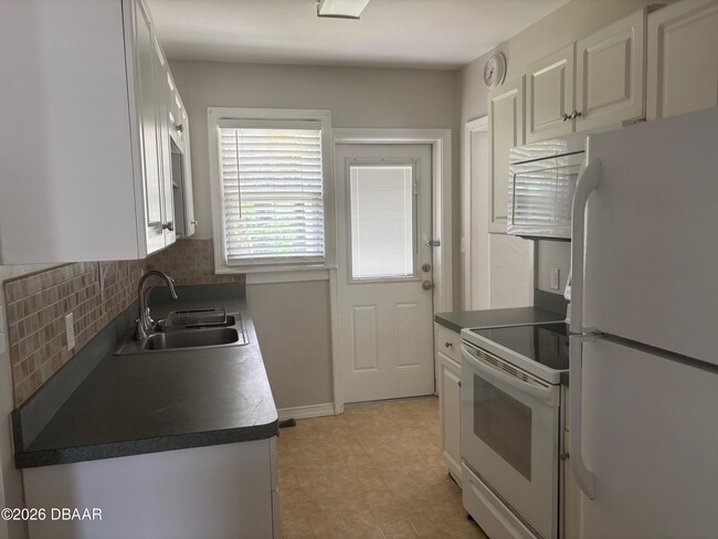 Photo - 250 S Seneca Blvd