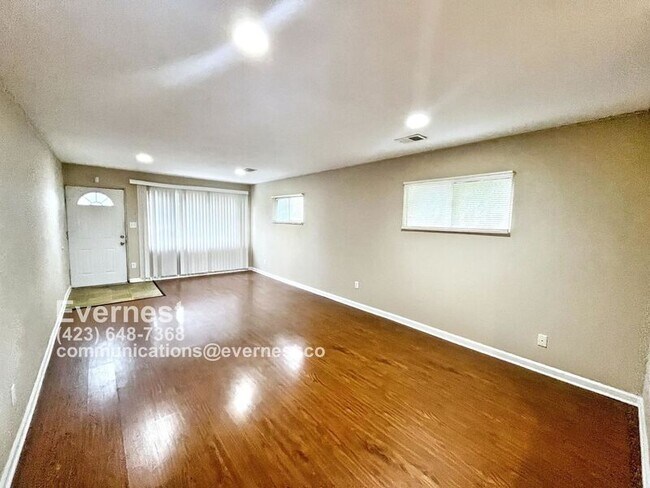 Photo - 1525 Kirby Ave