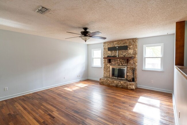 Photo - 5778 Split Oak Ln