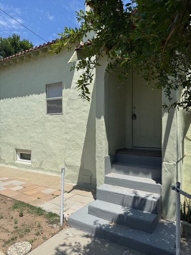 Building Photo - 11184 Unit A