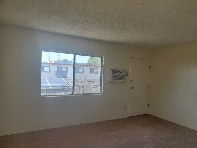 Photo - 11934 Runnymede St Unit 4