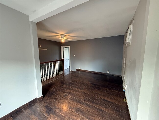 Building Photo - 2013 Eubanks St Unit 3