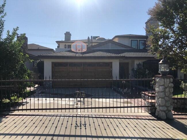 Photo - 714 E Magnolia Blvd Unidad Apt. D