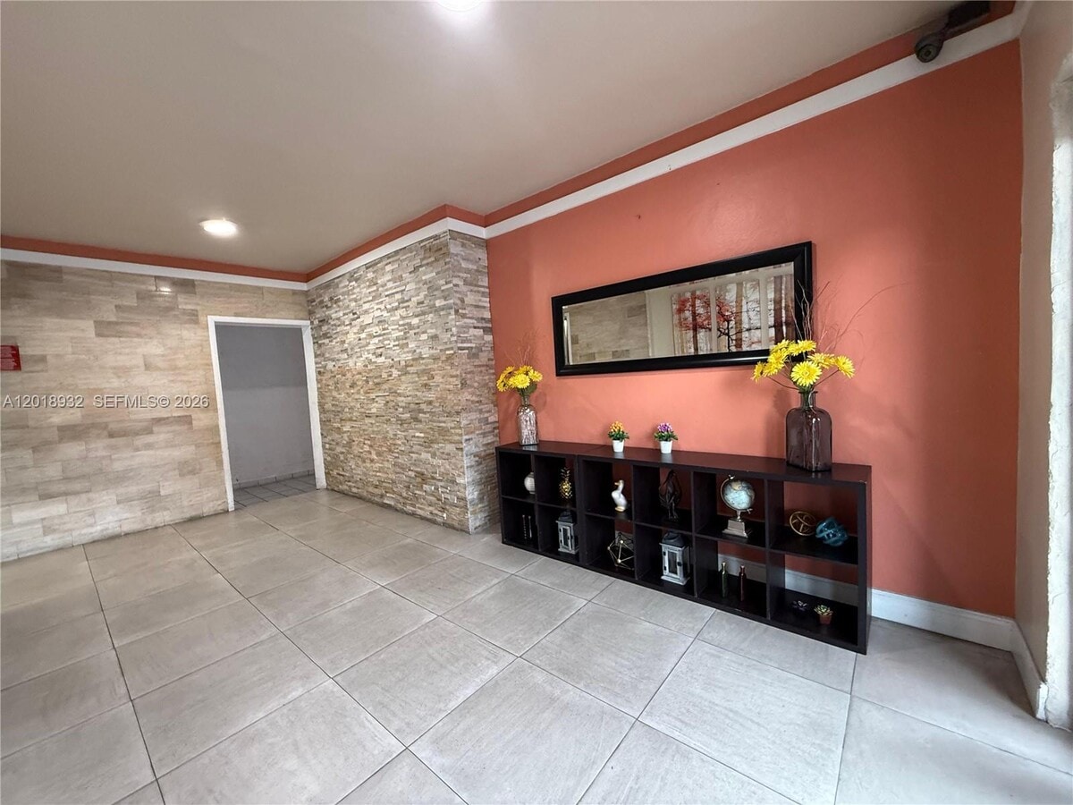 Photo - 8425 NW 8th St Unidad 409