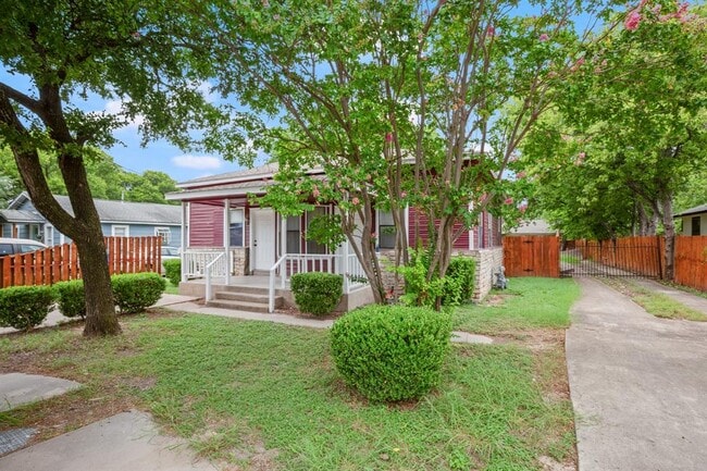 Building Photo - 300 Provines Dr Rental