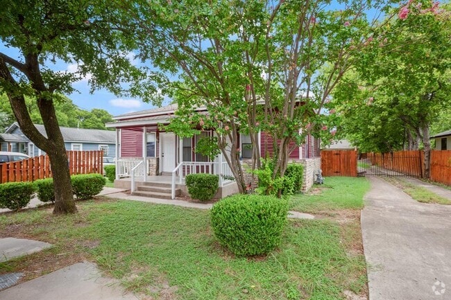 Building Photo - 300 Provines Dr Rental