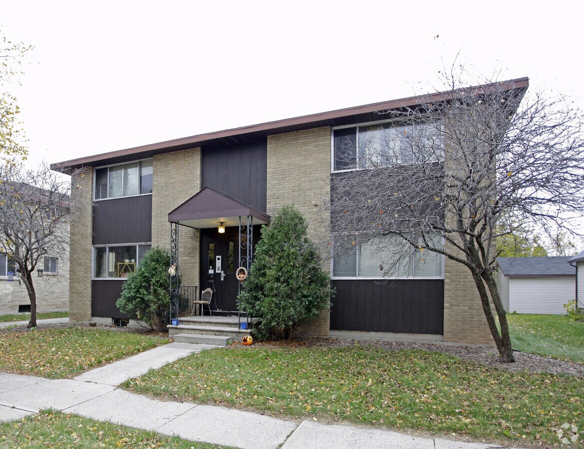 Photo - 1119 Cherry St Apartments