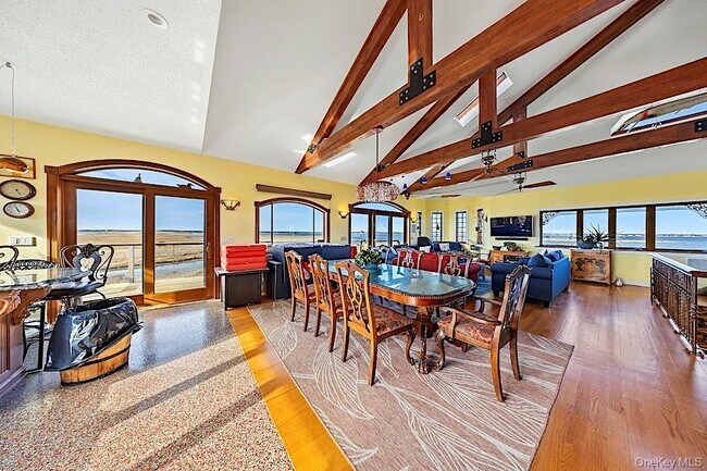 7 Widgeon Way
