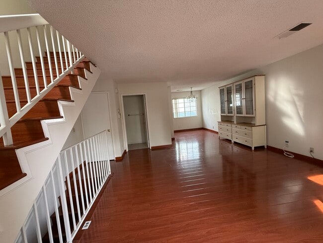 Photo - 26145 Frampton Ave