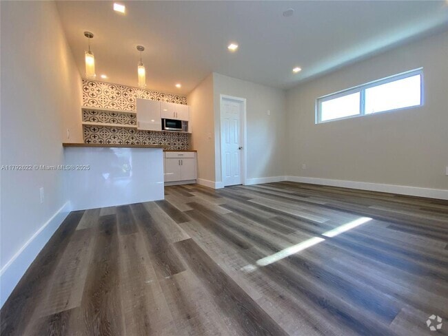 Building Photo - 1170 NW 58th St Unit 1-1 Rental