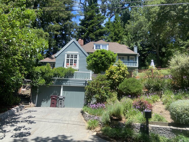 Photo - 6259 Clive Ave Casa