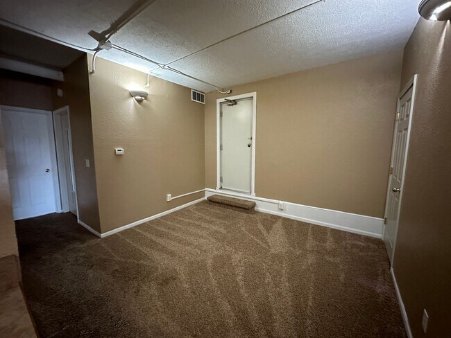 Photo - 634 E Michigan Ave Unit #B