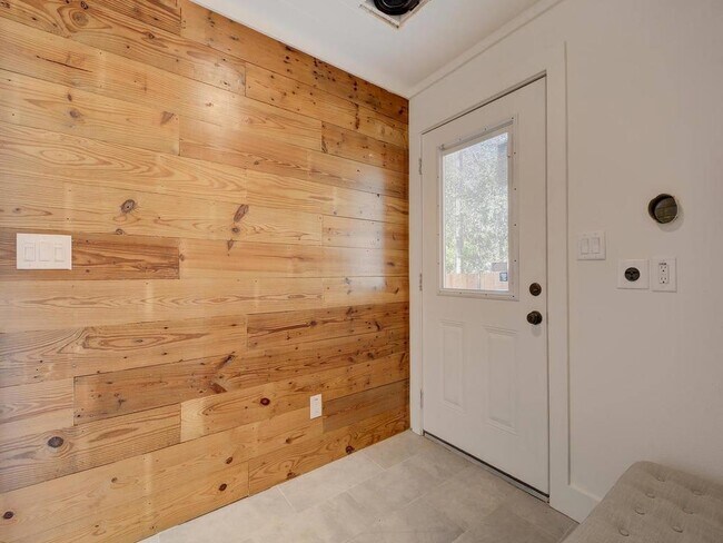 Photo - 66 1/2 Navasota St Unit B