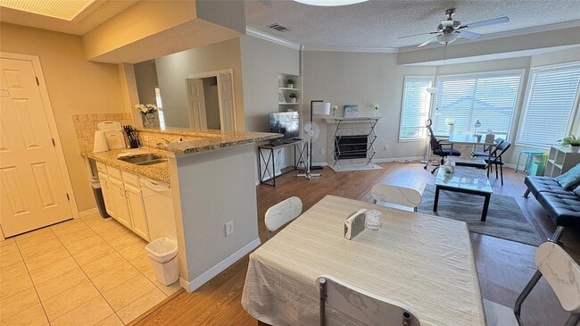 Photo - 915 W 23rd St Unit 207