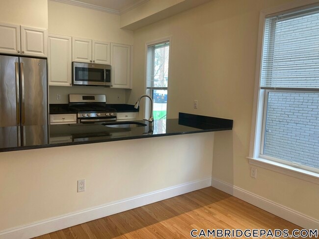 Building Photo - 15 Langdon St