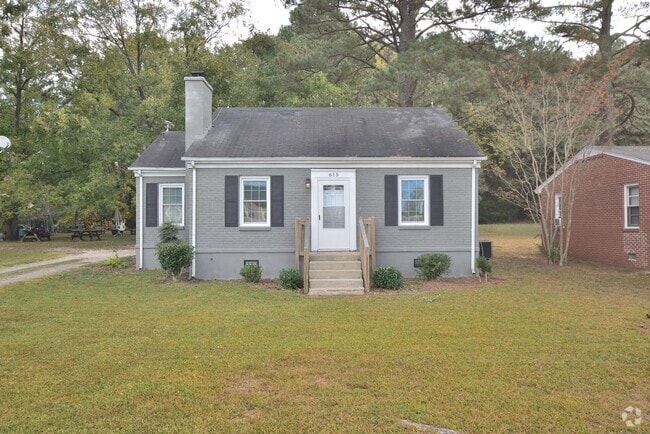 Building Photo - 615 S Pine St Rental
