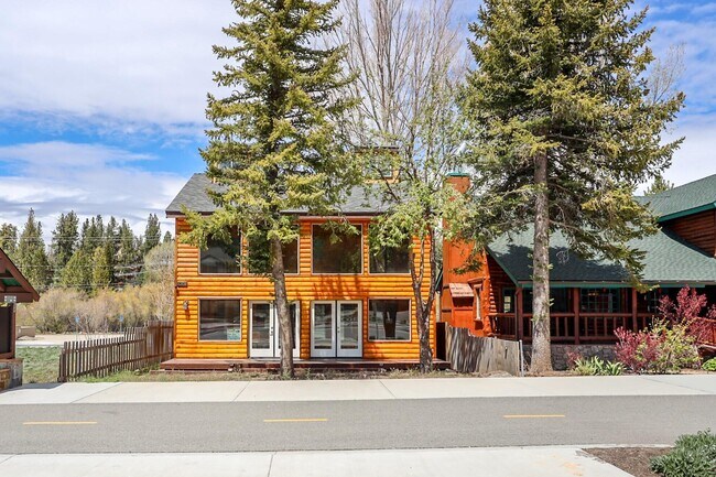 42638 Moonridge Rd
