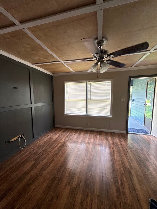 Photo - 901 N Arcola St