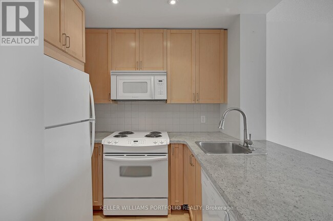 Photo - 85 Bloor St E Unit 1204