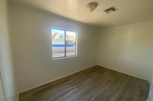 Photo - 1460 W St Marys Rd