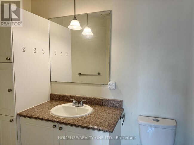 Photo - 135 James St S Unit 314