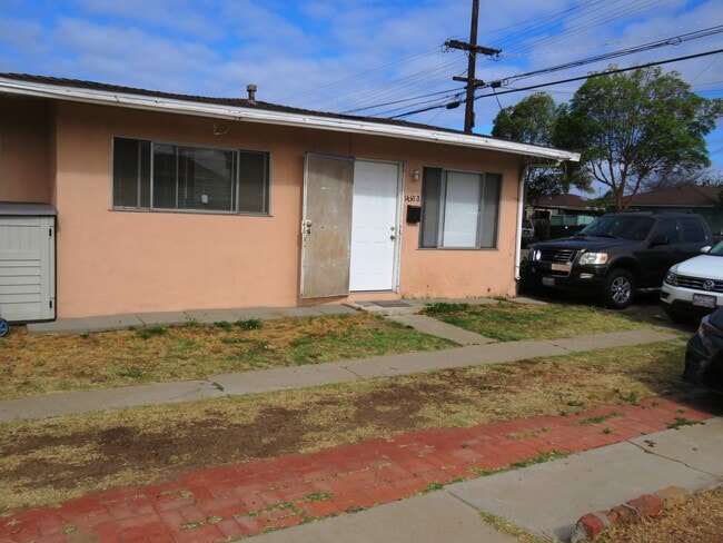 Building Photo - 1438 E 16th St Unit Apartment A
