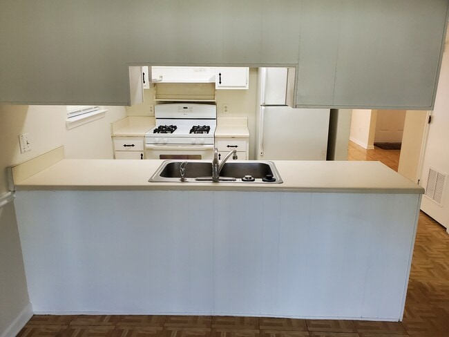 Photo - 15 Peach Row