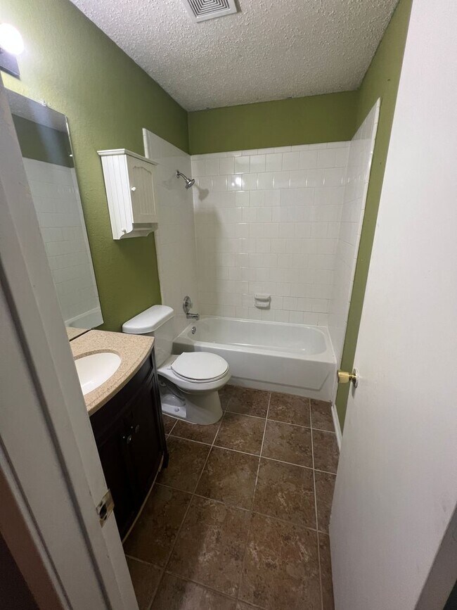 Photo - 1004 Wintercreek Dr