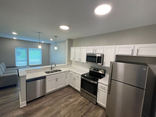 Photo - Hillside Manors