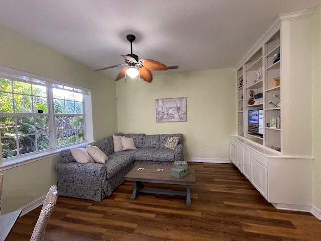 Photo - 7831 Winona Rd