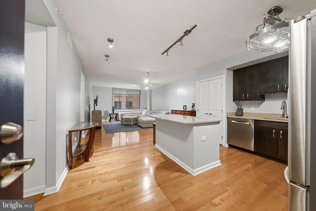 Photo - 440 L St NW Unidad 407
